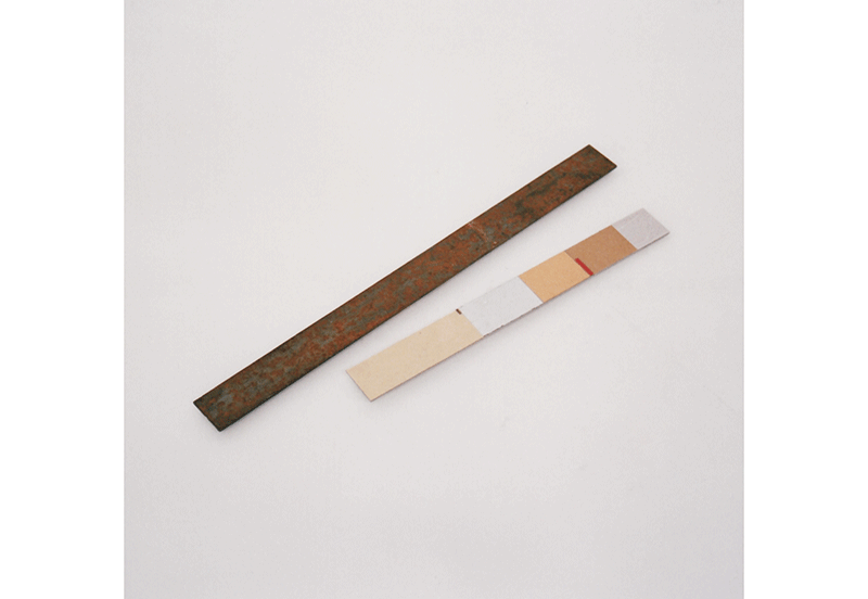 Zwei Messlatten, 2001 